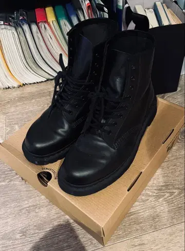 닥터 마틴 1460 모노 블랙 워크 부츠