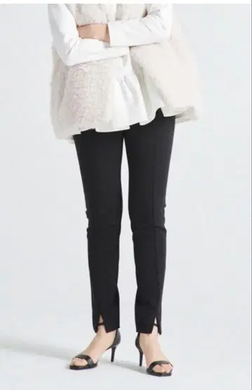 미사용 택 포함 yori 요리 누쿠누쿠 프론트 슬릿 레깅스 팬츠 34