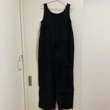 블랙 슬리브리스 올인원