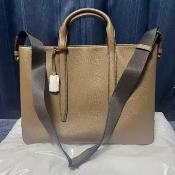 미사용 새상품 에티아무 비즈니스백 토프 숄더백