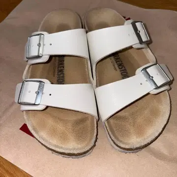 BIRKENSTOCK 화이트 샌들 36