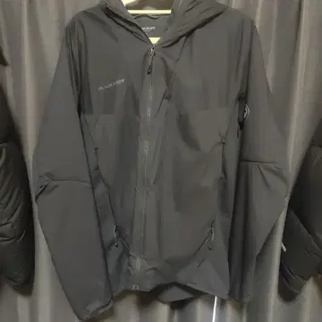 MAMMUT 마무트 후드 부착 자켓 블랙