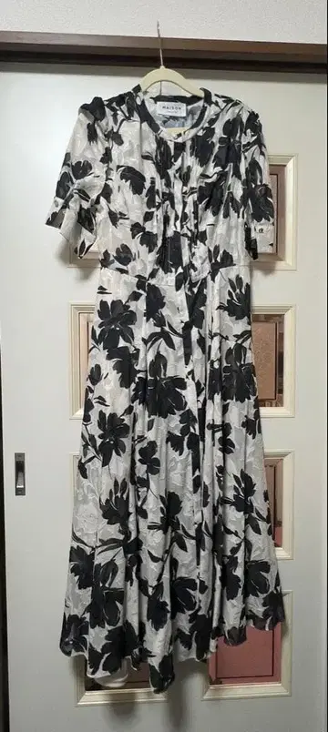 herlipto Vol.1 Floral Jacquard Dress