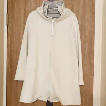 [ glitgern ] 새상품급 미들 코트 분또 소재