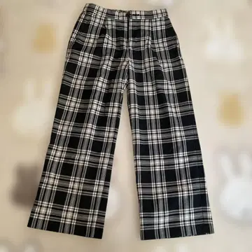 유니클로 체크 무늬 S 사이즈 캐주얼 팬츠