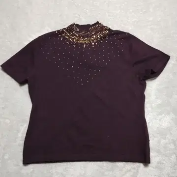 와인 레드 비즈 장식 하이넥 스웨터 40