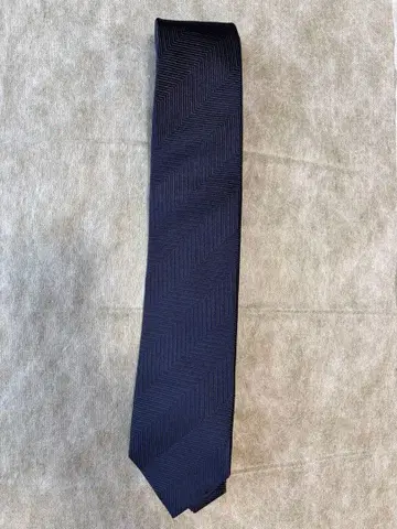 ARCODIO 네이비 헤링본 실크 넥타이