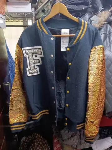 정가 65000 초레어 ASHISH 스팽글 바시티 자켓 XS