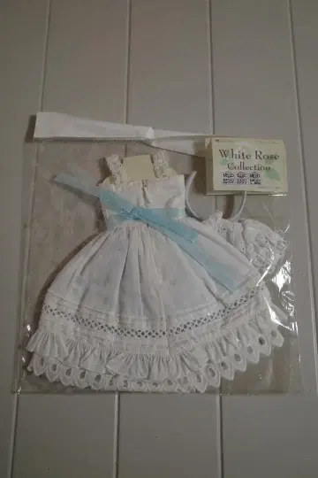 보크스 화이트 로즈 컬렉션 초여름 외출 드레스