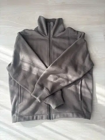 유니클로 U 보아 맨투맨 트랙 자켓 카키