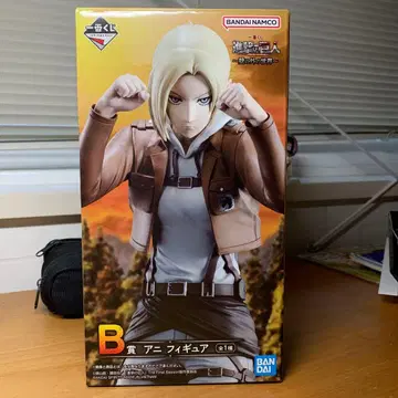 진격의 거인 애니 레온하트 피규어