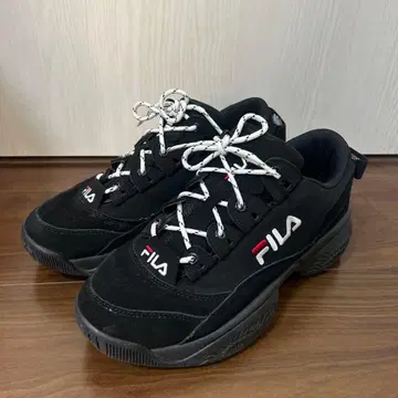 FILA 블랙 스니커즈