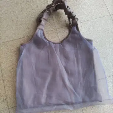 시스루 토트백 연한 갈색 프릴 핸들