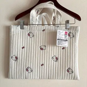 택 포함 새상품 헬로키티 이불백 레슨백