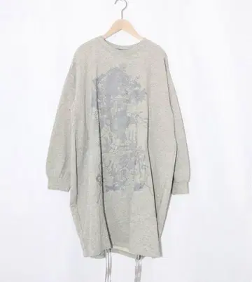 [이즈] 트리 하우스 패턴 쭈리 x 밑단 드로스트 OP