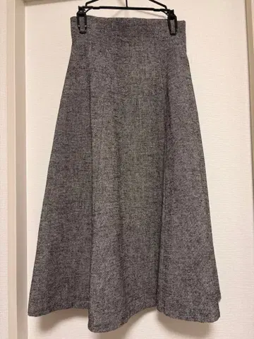 라메 트위드 플레어 스커트