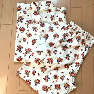 [ 미사용 택 포함 ] KID BLUE 파자마 꽃무늬 코튼 룸웨어