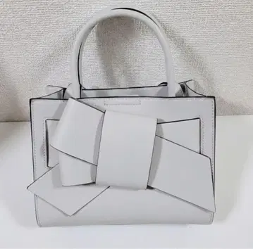 FRAYI.D 리본 포함 화이트 숄더백