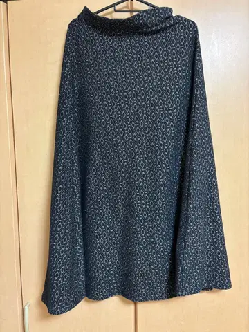 겨울 의류 자카드 직조 플레어 스커트 블랙/골드 38/M