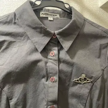 plasmasphere 브로치 포함 긴팔 셔츠 그레이