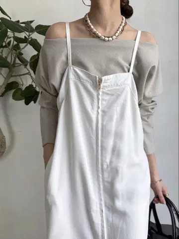 미사용 새상품 택 포함 doudou 부클레 종이상자 오프숄더 그레이