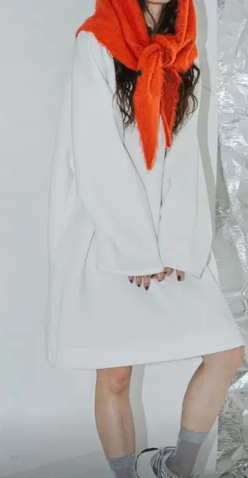 본딩 턱 슬리브 미니 원피스