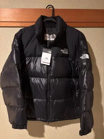 THE NORTH FACE 블랙 다운 자켓 (한국 화이트 레벨)