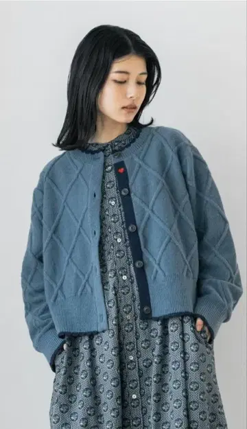 하트 자수 티롤리안 가디건 [ 새상품 ]