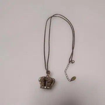 제인 마플 왕관 모티브 목걸이