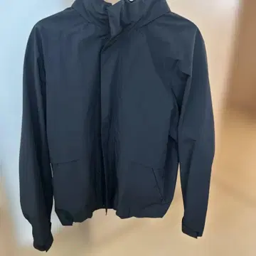 유니클로 윈드프루프 스탠드 자켓