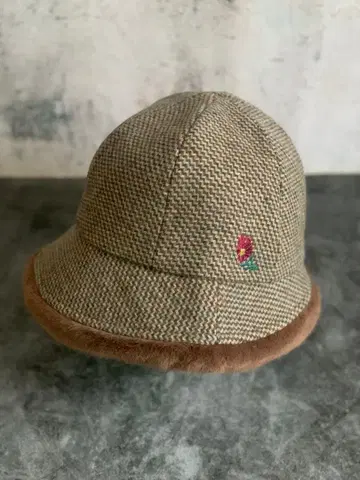 호코모모라 트위드 체크 무늬 햇