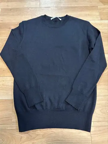 LIFE WITH FLOWERS. 네이비 크루넥 긴팔 울 니트