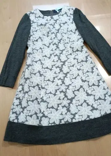 컨디션 최상 엠즈 그레이시 원피스 A라인 38 꽃무늬 펄