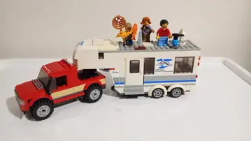 레고 시티 캠핑밴과 픽업트럭 60182