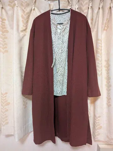 버건디 오픈 프론트 가디건 & 블라우스