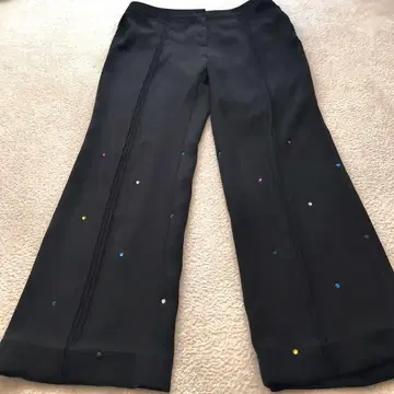 이타리야 비즈 장식 블랙 스트레이트 레그 팬츠