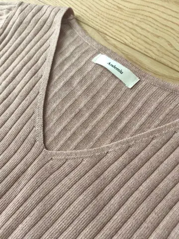 Andemiu 핑크 V넥 리브 니트 원피스