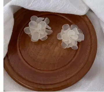 [ 미사용 새상품 ] 플라워 귀걸이 아크릴제