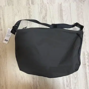[유니클로] 메신저 숄더백