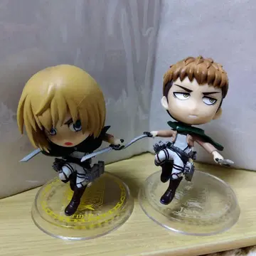 진격의 거인 Armin과 Jean의 피규어