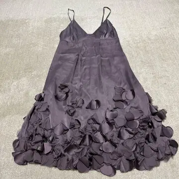 미사용 레베카 플라워 모티브 슬리브리스 드레스 브라운 2