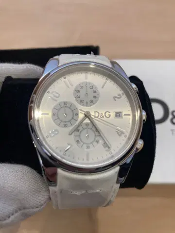 D&G 쿼츠 손목시계 화이트 가죽