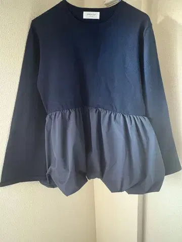 [ 미사용품 ] Opaque Clip 벌룬 긴팔 상의 L 사이즈