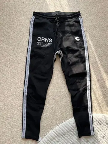1회 착용 CRONOS 크로노스 블랙 팬츠 L 사이즈 사이드 지퍼