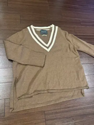 SPICK AND SPAN 브라운 V넥 니트