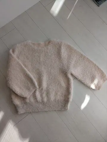 MICOOULIER 애프리콧 컬러 니트 7부 소매