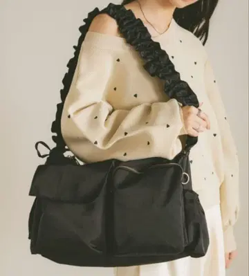 VANNIE U 아웃포켓 드로스트 숄더백