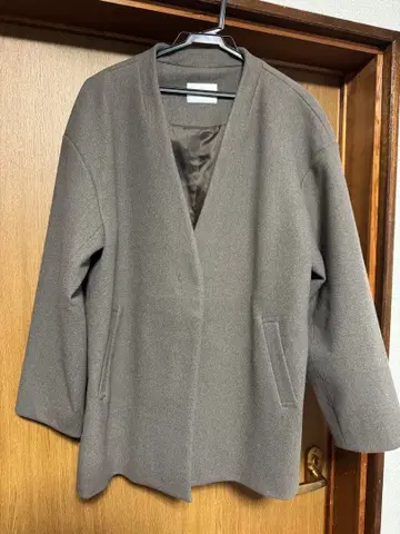 허니즈 컬러리스 하프 기장 코트 L 사이즈 모카