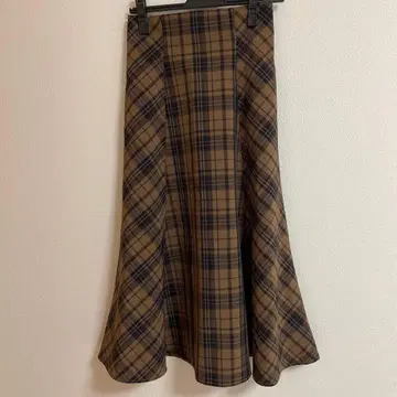 브라운 체크 플레어 스커트