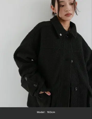 hellam 풀오버 스탠드 카라 코트 블랙